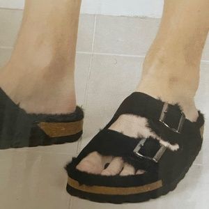 Royal Class Faux Fur Lined Footbed Sandals